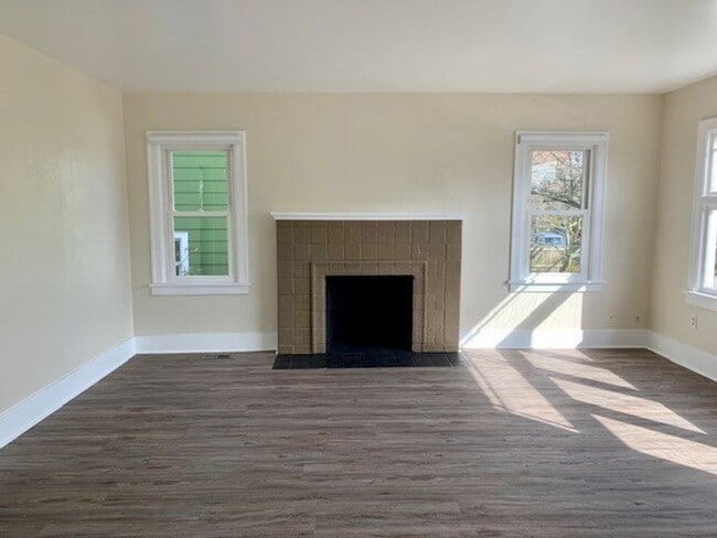 Building Photo - 7511 Jones Ave NW
