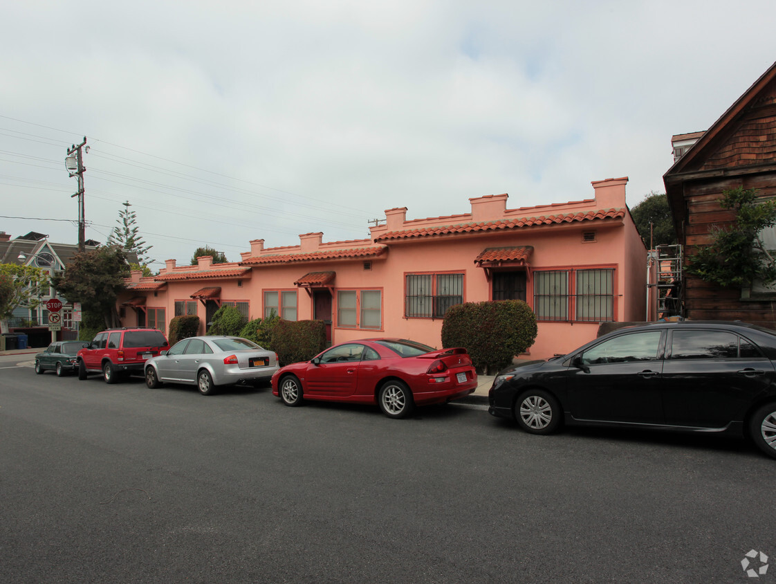 Primary Photo - 227-233 Beach St