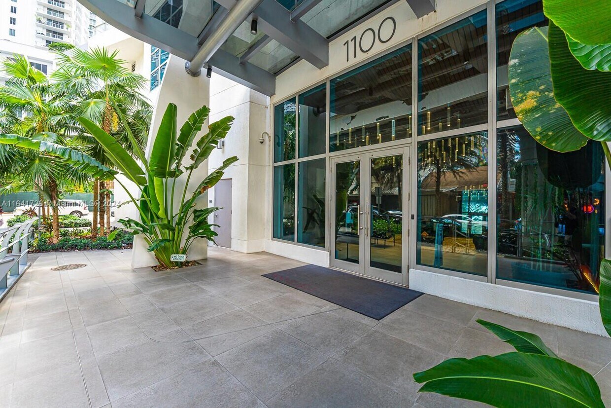 Primary Photo - 1100S S Miami Ave