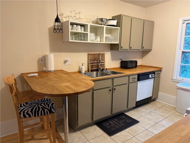 Foto del edificio - 2035 Lyle Ave