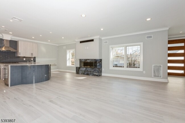 Foto del edificio - 8 Gregory Rd