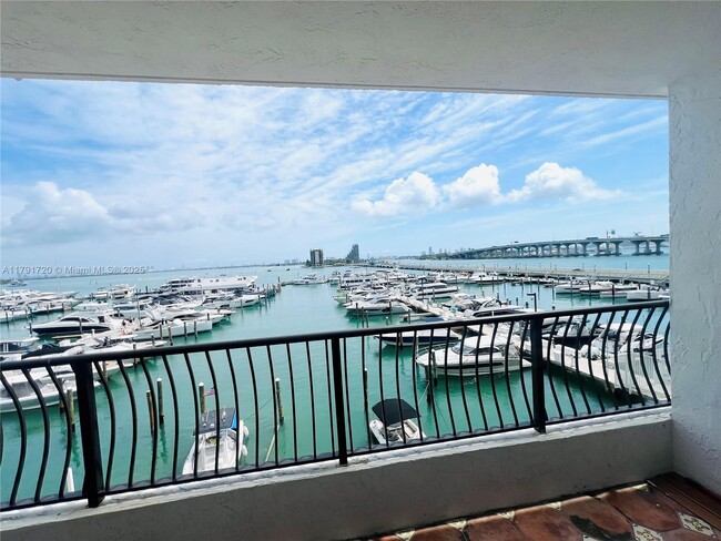 Foto del edificio - 555 NE 15th St