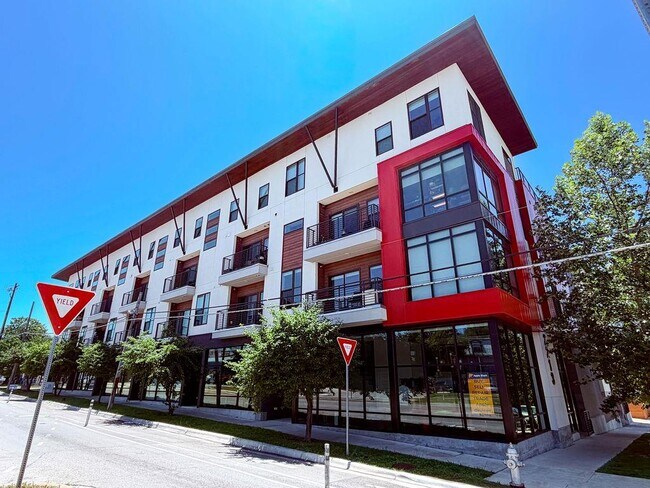 Foto del edificio - 2213 Poquito St