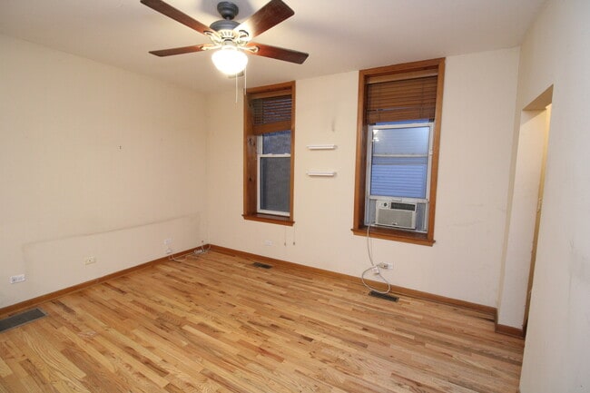 Building Photo - 1852 W Thomas St