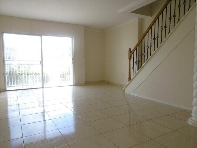 Foto del edificio - 17800 Atlantic Blvd
