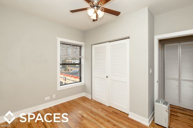 Building Photo - 820 W Cuyler Ave