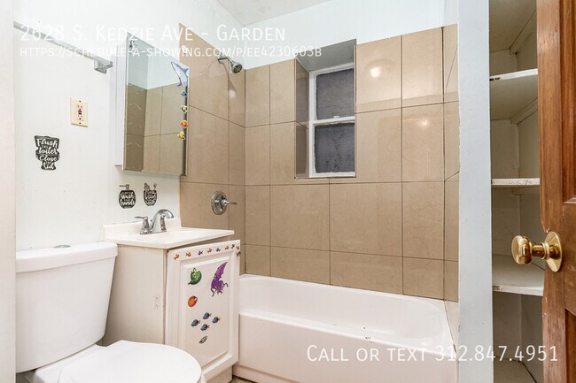 Building Photo - 3br - 1500ft2 - 3BR/1BA Apartment -- Chica...