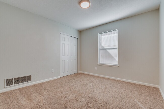 Building Photo - 1308 Stone Creek Dr