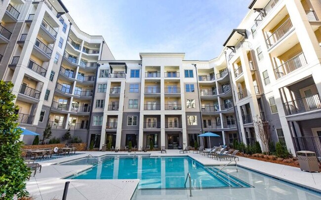 Foto del edificio - 1160 S Johnson Ferry Rd NE