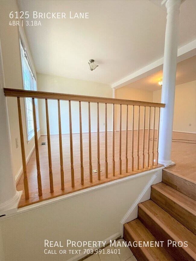 Building Photo - Price to go quickly and ready in the heart...
