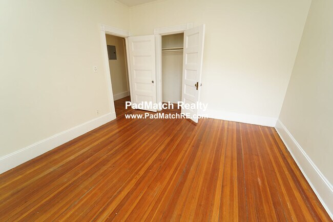 Foto del edificio - 1583 Beacon St