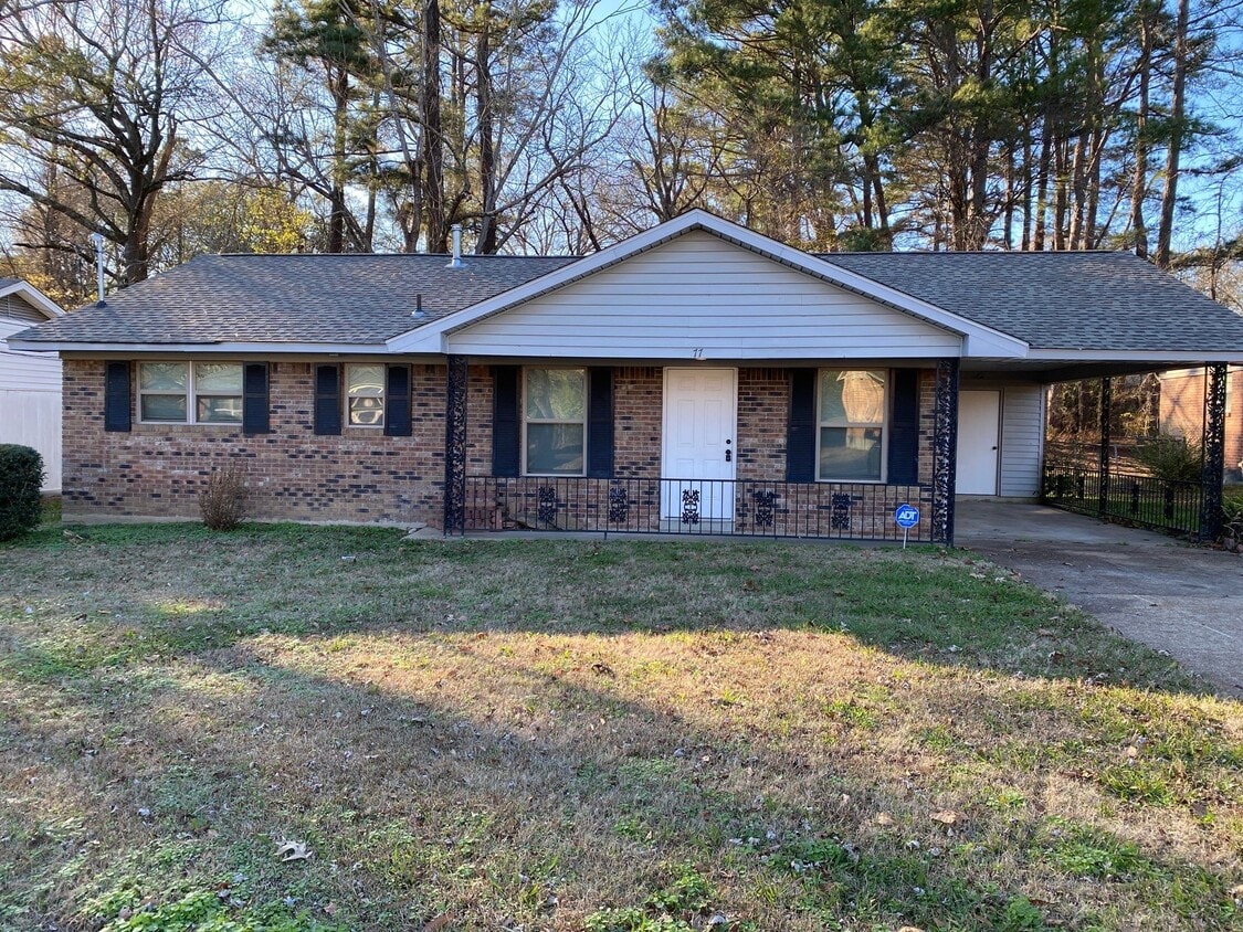 Primary Photo - 77 Briarcliff Dr