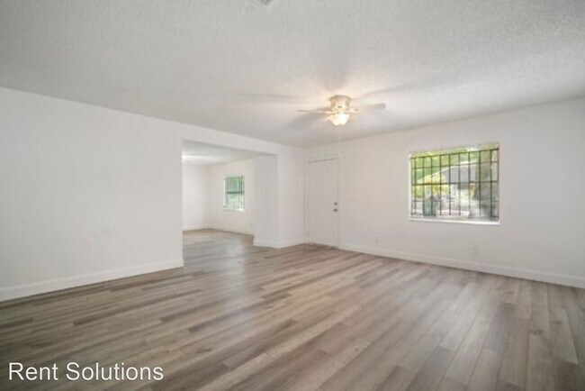 Foto del edificio - 4 br, 2 bath House - 8107 N. 11th St