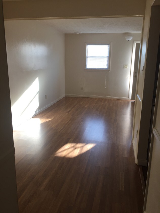 344 E Market St, Mercer, PA 16137 Townhome Rentals in Mercer PA