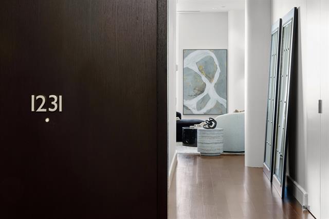 Foto del edificio - 2408 Victory Park Ln