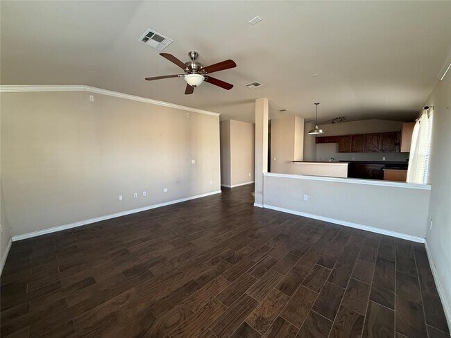 Foto del edificio - 6301 Vida Nueva Ave