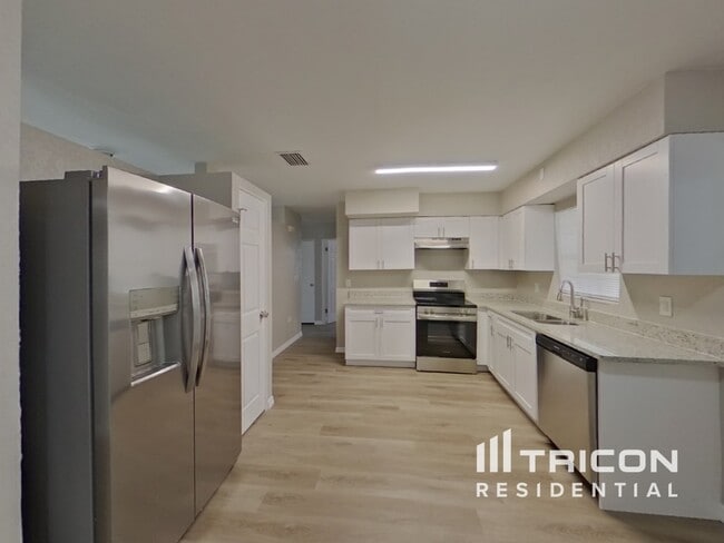 Foto del edificio - 833 43rd Ave NE