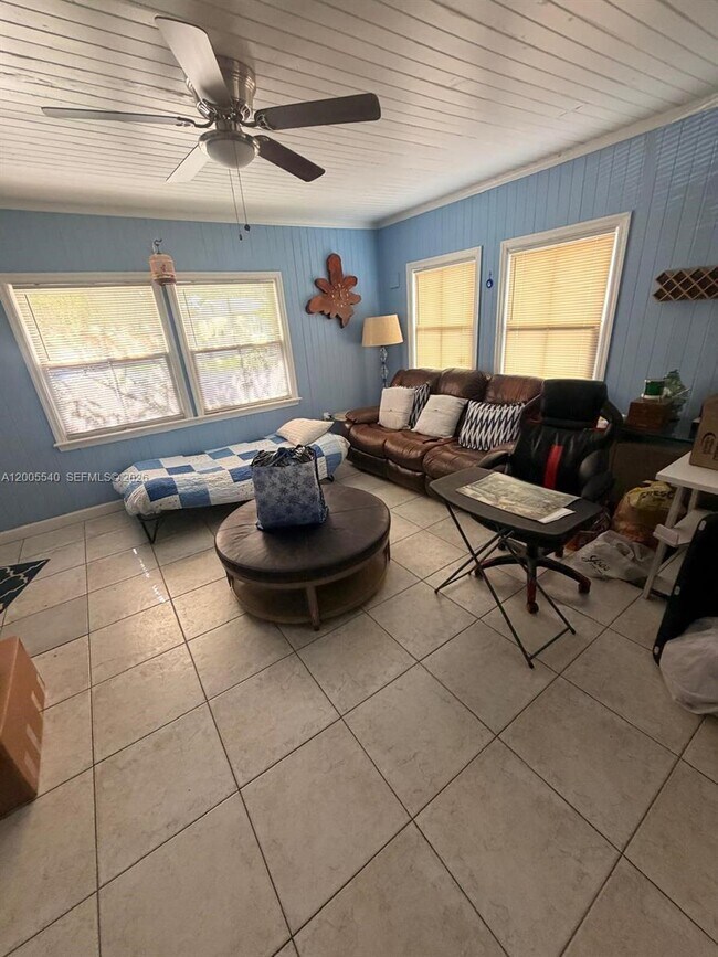 Foto del edificio - 2835 SW 37th Ct