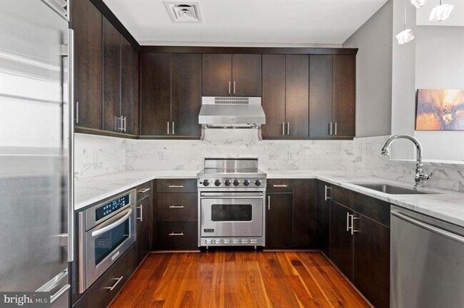 Kitchen - 105 Christina Landing Dr