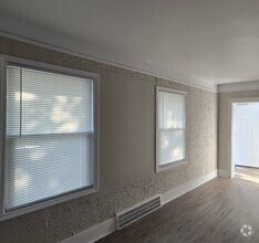 Building Photo - 18524 Riverview St