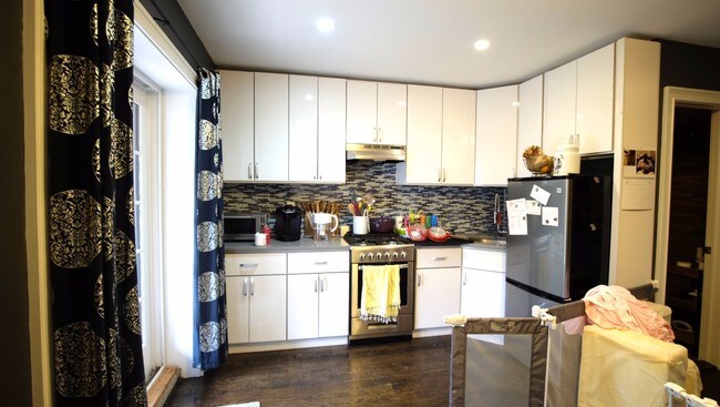 Foto del edificio - 237 W 123rd St