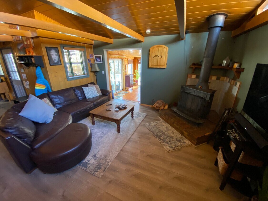 Foto principal - Furnished Home in Crestview with All Utili...