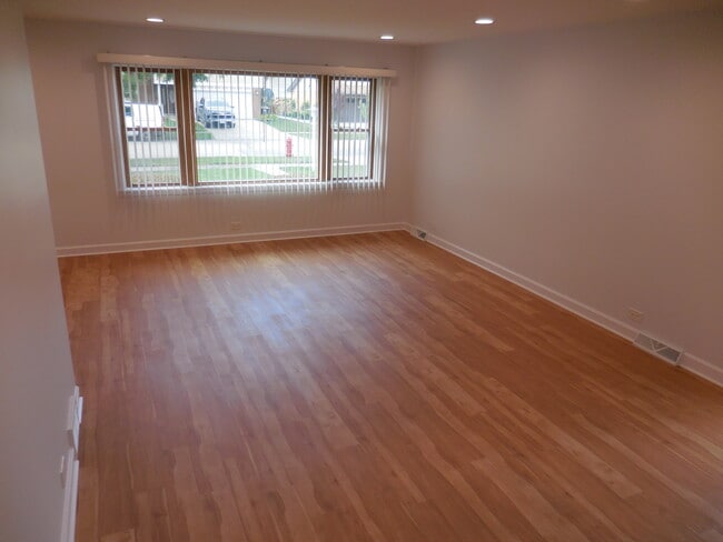 Building Photo - 33 N Rammer Ave