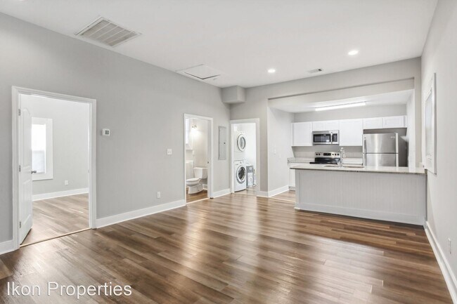 Building Photo - 2 br, 2 bath House - 921 West 42nd Street