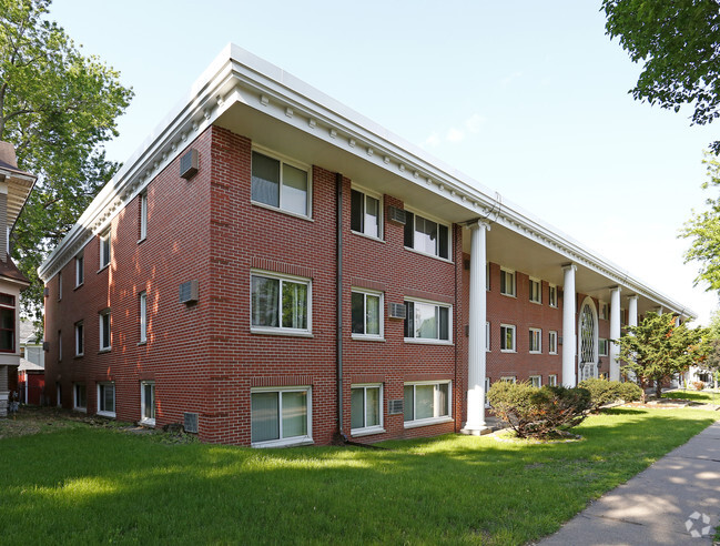 Primary Photo - Autumn Manor Apartments