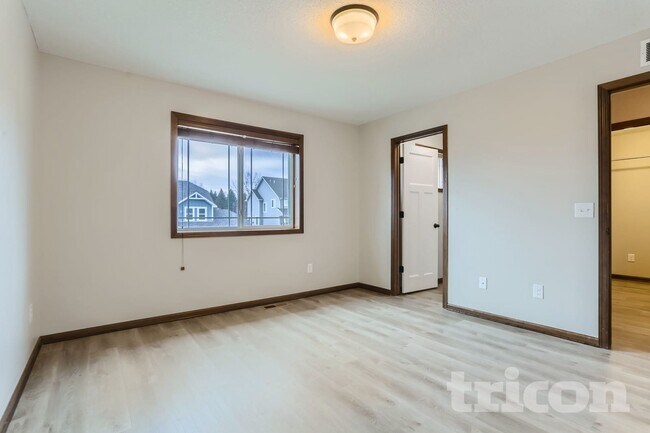 Foto del edificio - 1133 Rosemary Ln