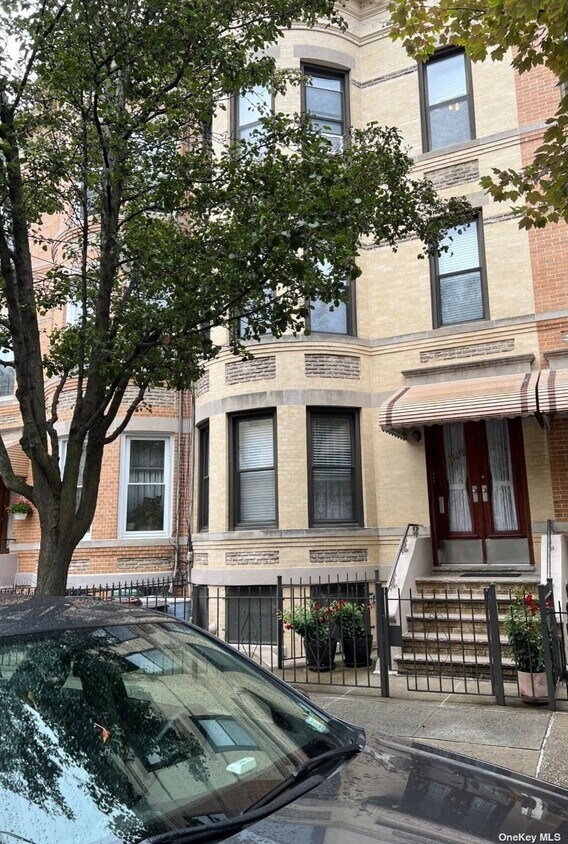 606767 71st Ave, Queens, NY 11385 House Rental in Queens, NY