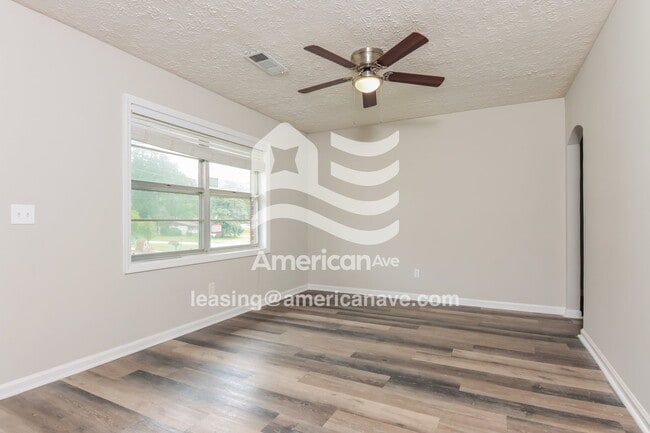 Building Photo - 5862 Blueridge Dr