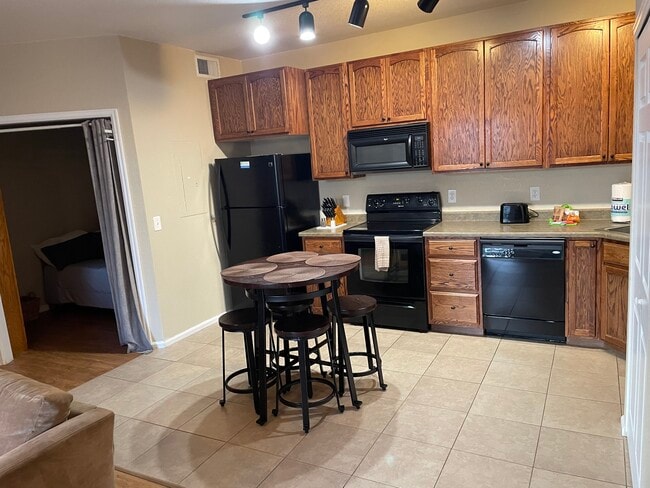 Building Photo - 3854 S Dayton Way