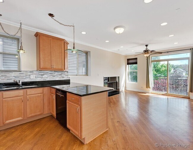 Foto del edificio - 1618 N Campbell Ave