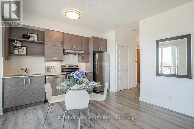 Photo du bâtiment - 8200-8200 Birchmount Rd