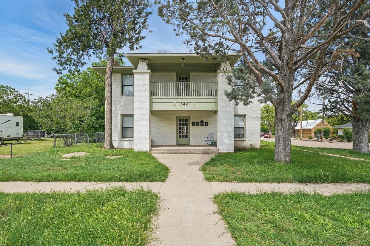 Foto principal - 642 Beech St