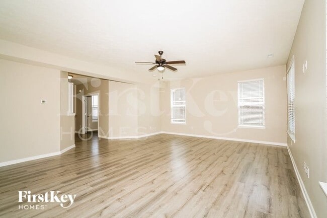 Building Photo - 3370 S Cordell Rd