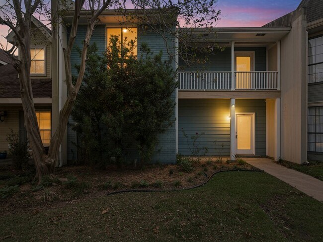 Foto del edificio - Two Bedroom Townhouse in Lafayette!