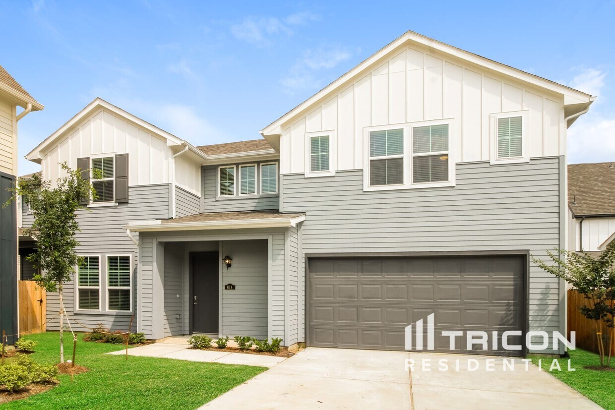 Primary Photo - 9835 Willow Creek Commerce Dr
