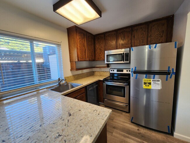 Building Photo - Move In Special - 1/2 First Month's Rent!