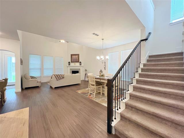 Building Photo - 2410 Doncaster Dr
