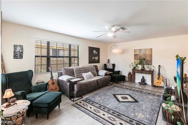 Foto del edificio - 27654 Franklin St