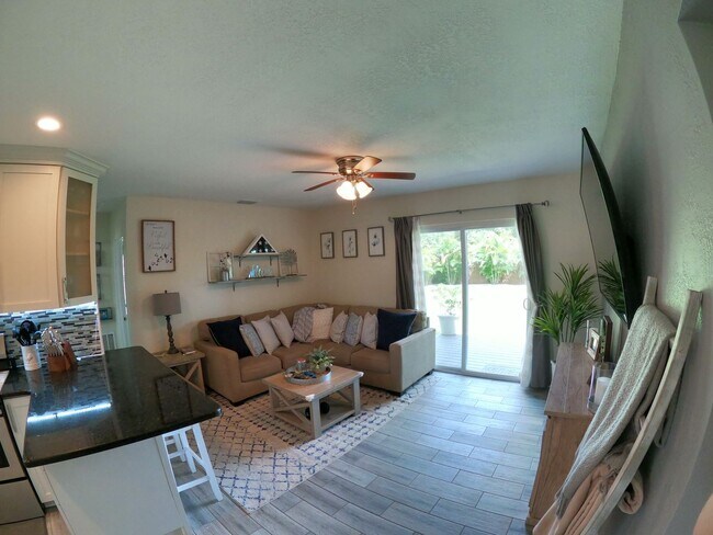 Building Photo - Beautiful 3/2 Home in North St. Pete