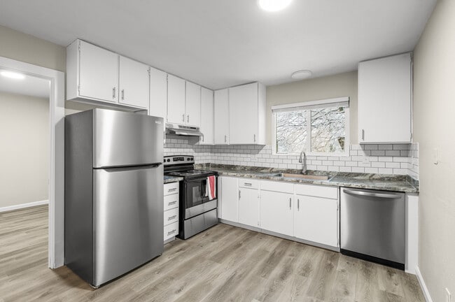 Cocina - 2104 Rosamond Ave Apt 3