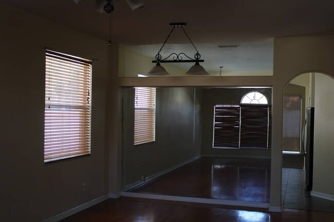 Foto del edificio - 353 Heather Hills Dr