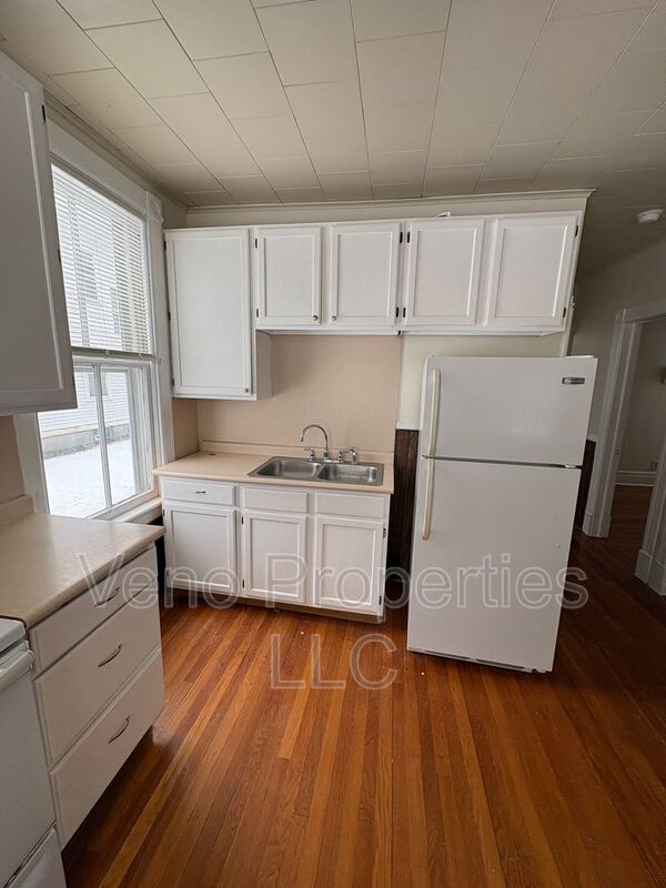 Building Photo - 109 Third Street