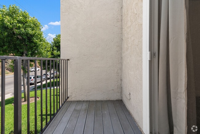 Building Photo - 2850 Reynard Way 21