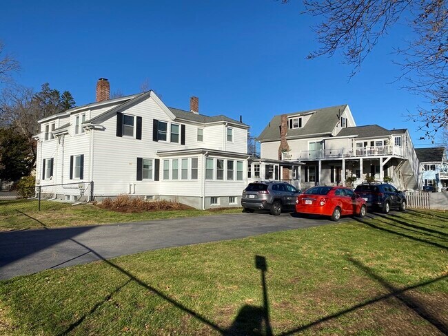 Building Photo - 40 Pond St
