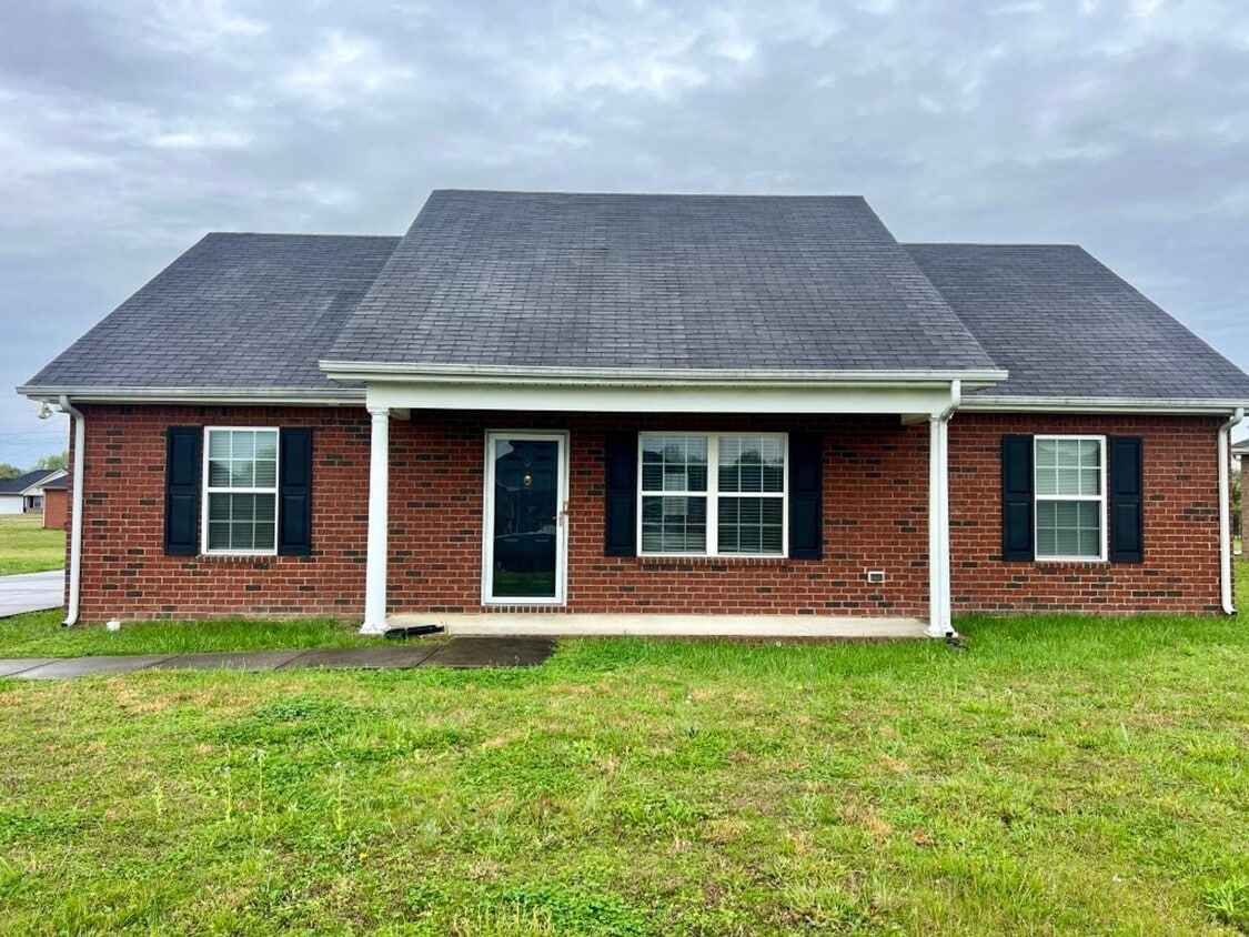 2672 Delong Dr, Christiana, TN 37037 House Rental in Christiana, TN