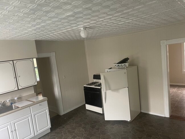 Kitchen - 1211 City St